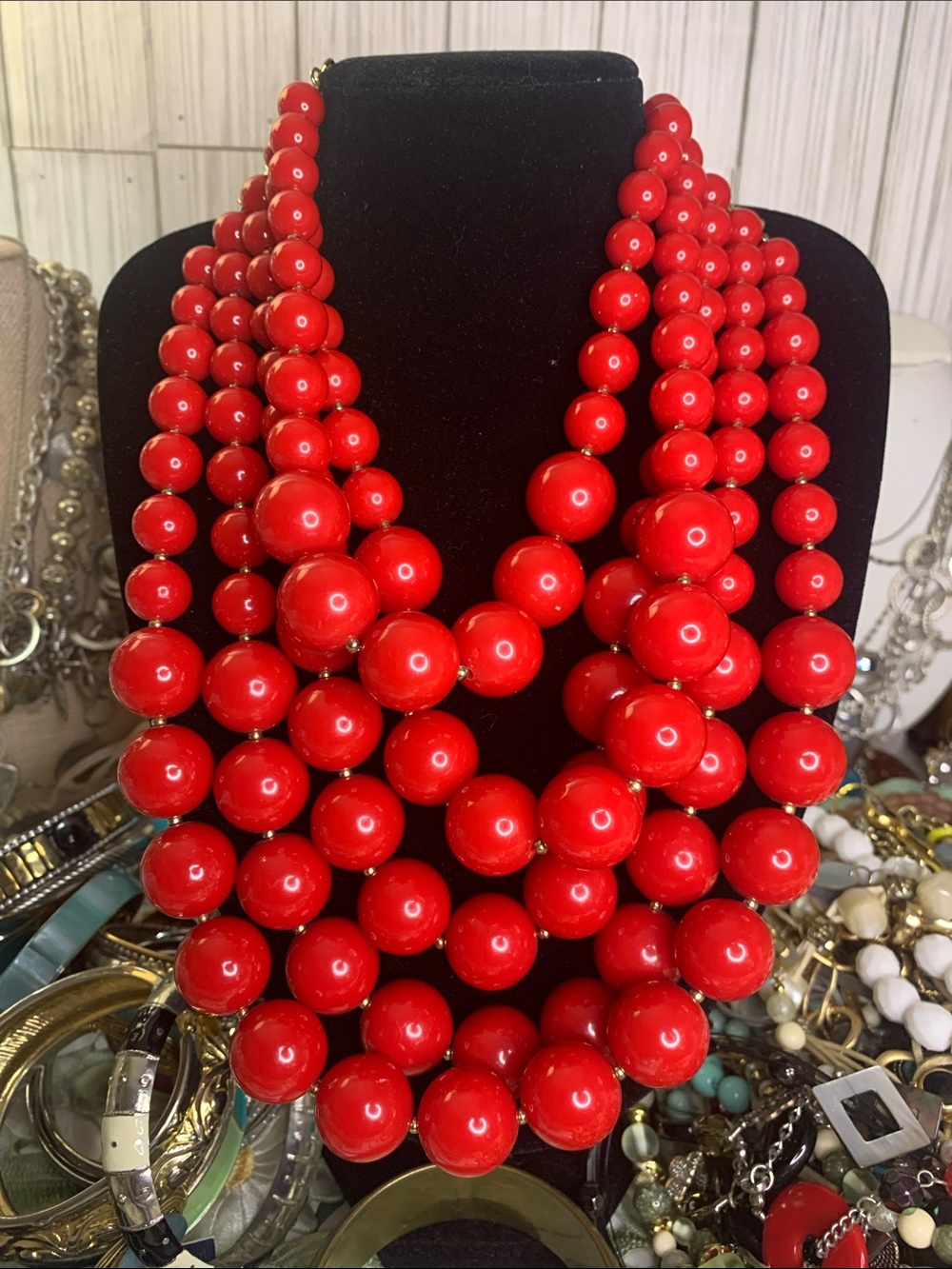 Uterqüe - Vibrant 5 Multi-Strand Red Beaded Necklace